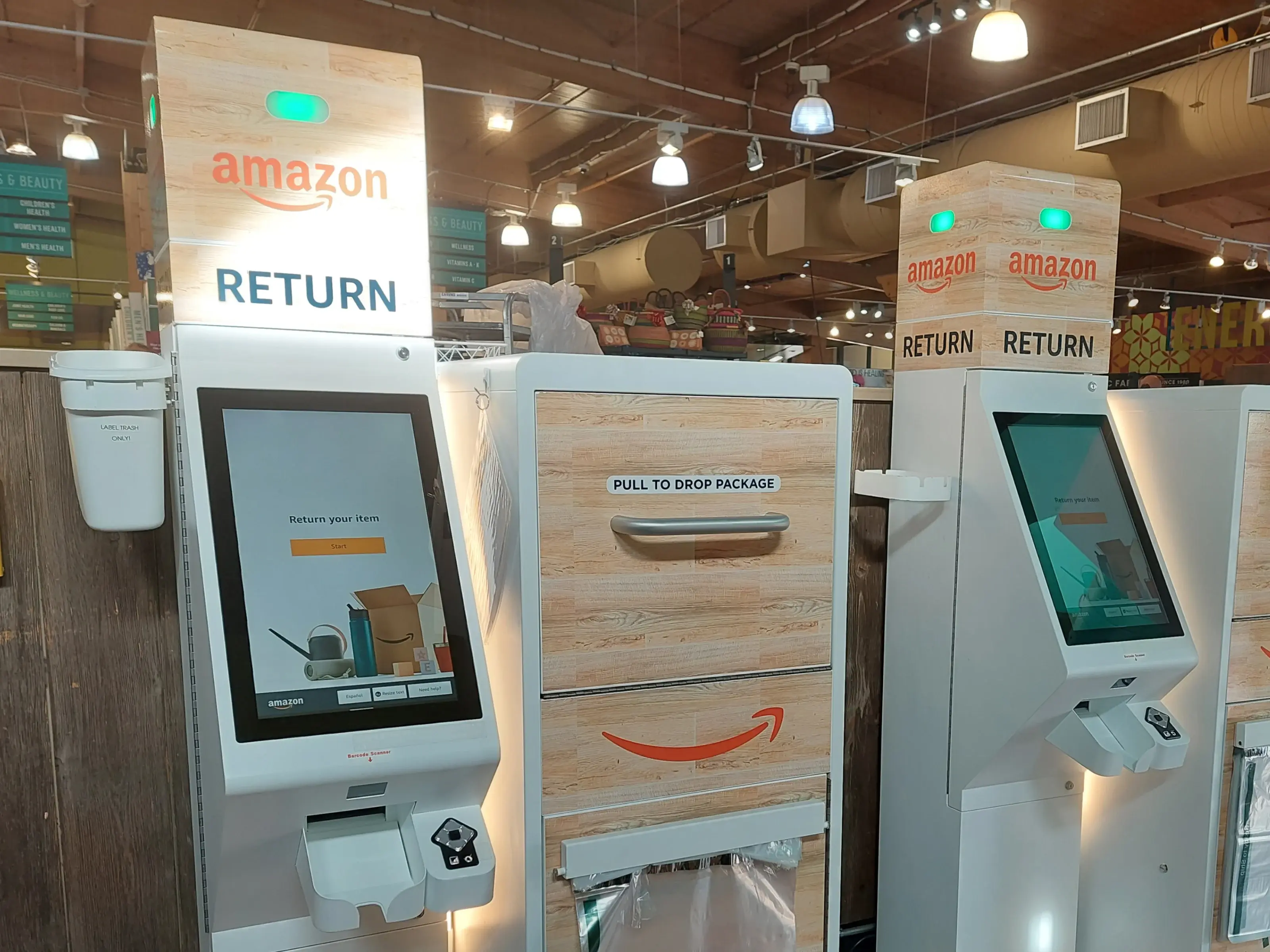 Redesigned Amazon returns kiosk scan screen